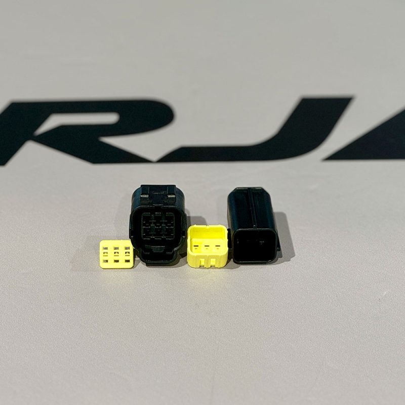 Enchufe automotriz 6 pines (incluye pines)